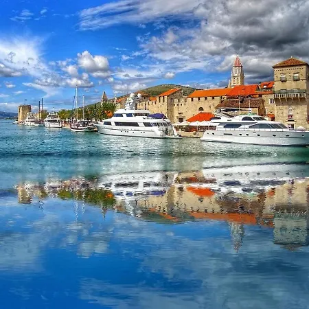 Danoa Ciovo * Trogir
