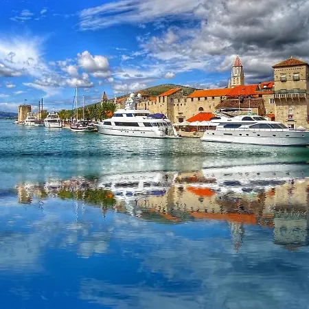 Danoa Ciovo * Trogir